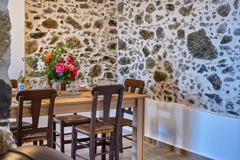 Maria'S Cozy Stonehouse Villa Kerames Eksteriør billede